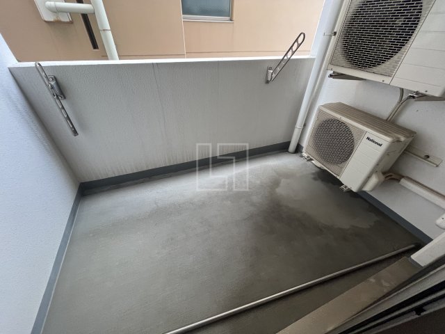 バルコニー　サムティ難波グレイス　バルコニー