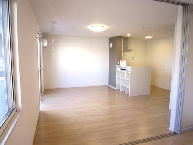 居室・リビング　リビング（照明、エアコン、室内物干し）