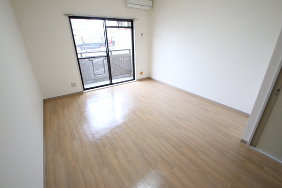 居室・リビング　※別部屋の写真です