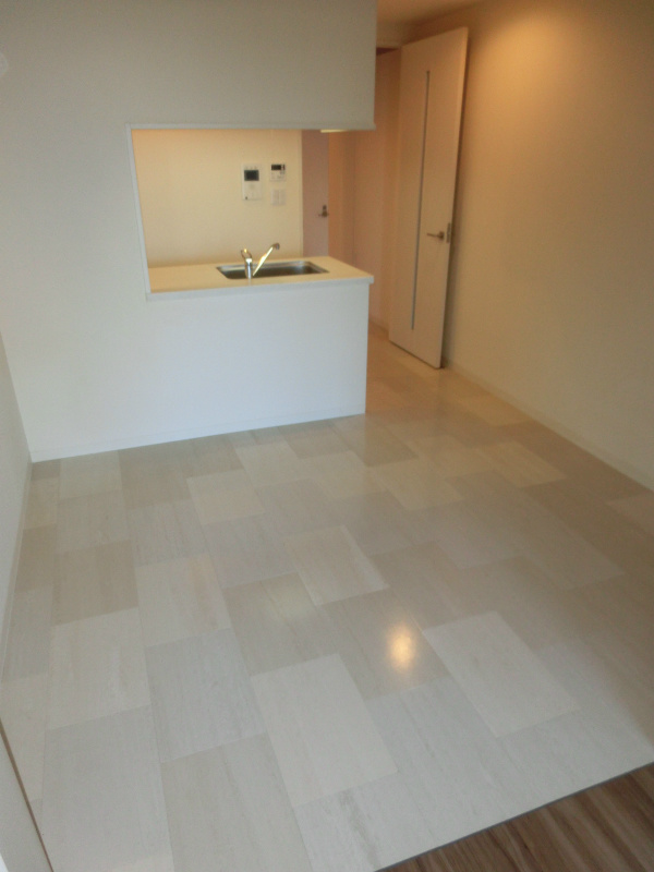 居室・リビング　※同物件別号室参考写真