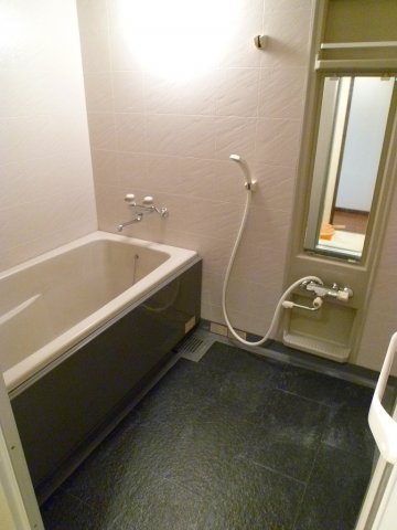 バス・シャワールーム　お風呂で日々の疲れを落としましょう