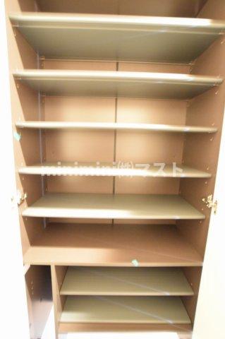 玄関　※建物内別間取参考写真