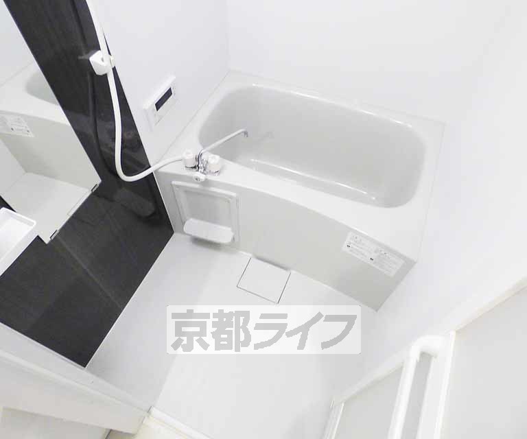 バス・シャワールーム　きれいなお風呂です。