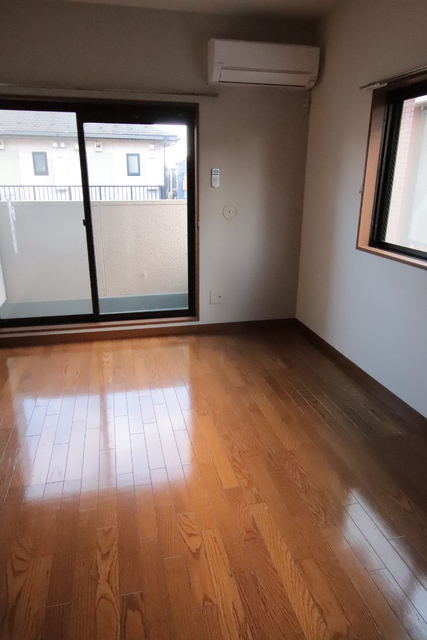 居室・リビング　☆角部屋・２面採光♪☆