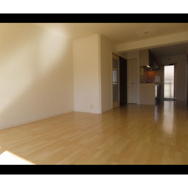 居室・リビング　【居間・リビング】同物件・他号数写真となります。現況と異なる