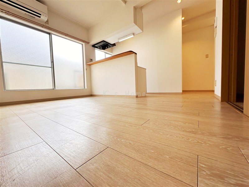 居室・リビング　【スーパー】コープミニ南甲子園店まで232ｍ