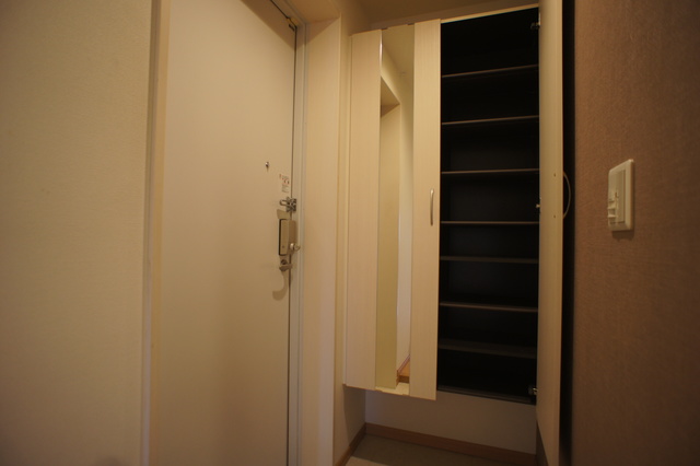 玄関　シューズボックス