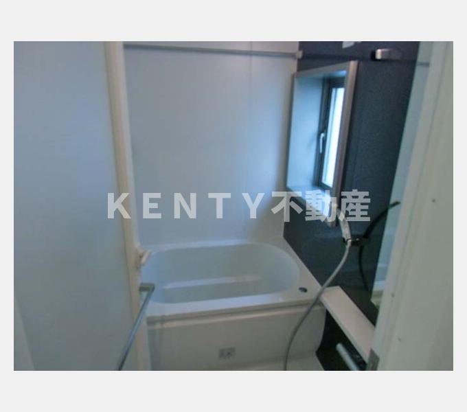 バス・シャワールーム　落ち着いた空間のお風呂です