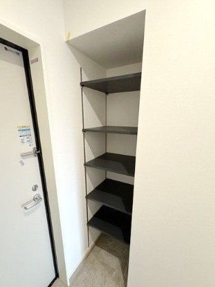 玄関　※別部屋参考写真