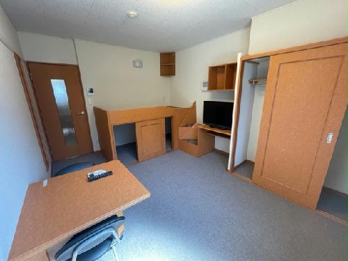 居室・リビング　備品や設備仕様は号室等により異なるため現地をご確認ください。