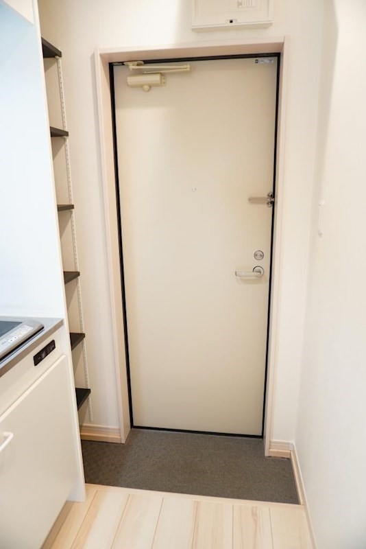 玄関　玄関収納あり