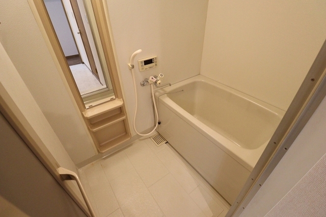 バス・シャワールーム　浴室