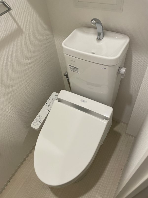 トイレ　使いやすさと清潔さを保つシャワートイレです！！