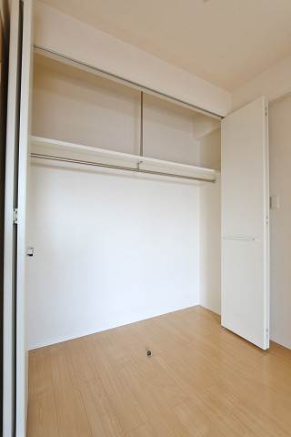 収納　お洋服が多い方でも楽々収納できます