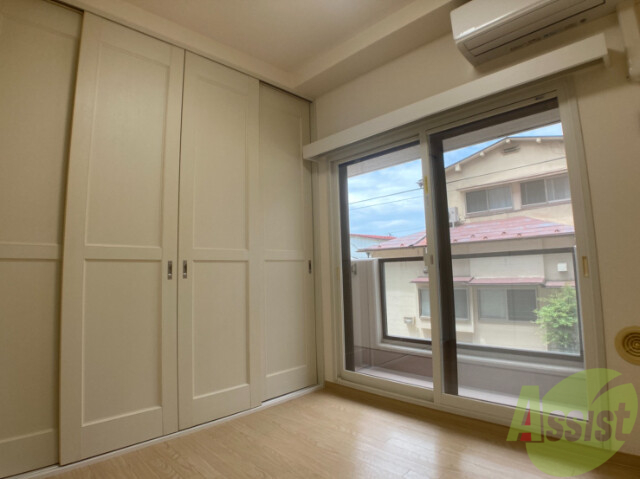 その他部屋・スペース　フローリングなので、ベッドを置くことも出来ます。