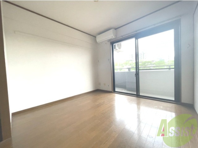 居室・リビング　テーブルを置いてもゆっくりできる広さですよ～！