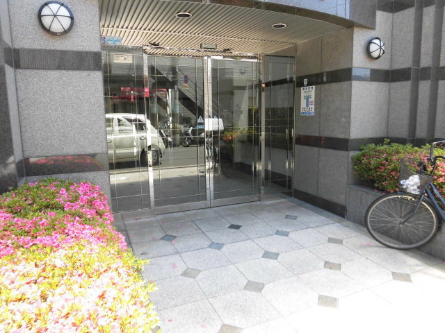 エントランス　マンション玄関です。