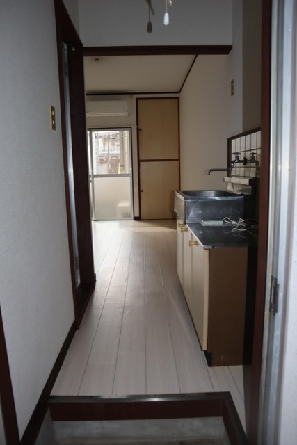 玄関　【玄関】玄関より