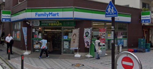 コンビニ　ファミリーマート 横浜イセザキモール店（コンビニ）まで393m