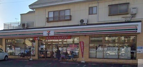 コンビニ　セブンイレブン小田原中里店（コンビニ）まで194m