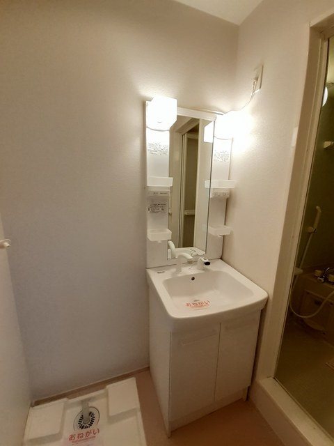洗面設備　洗髪洗面化粧台です。