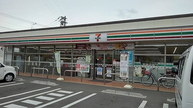コンビニ　セビンイレブン鳴門黒崎店様（コンビニ）まで600m