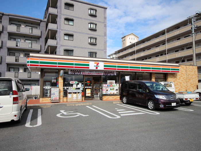 コンビニ　セブンイレブン福岡南バイパス店（コンビニ）まで370m