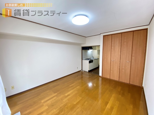 居室・リビング　※別部屋のお写真です