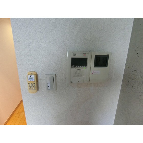 セキュリティ　モニター付きインターホン