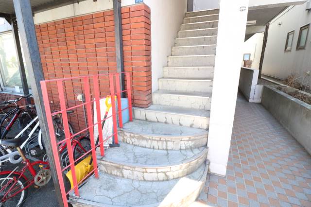 エントランス　こちらからどうぞ☆