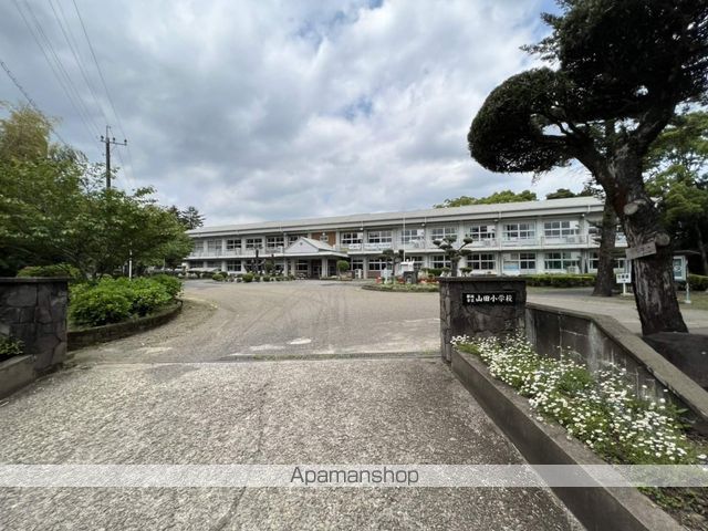 小学校　都城市立山田小学校（小学校）まで1258m