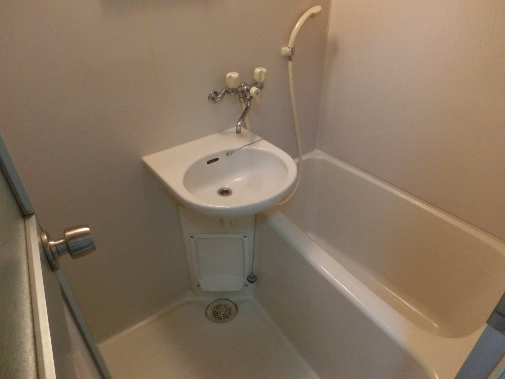 バス・シャワールーム　※写真は別のお部屋のものです。現況を優先させて頂きます。