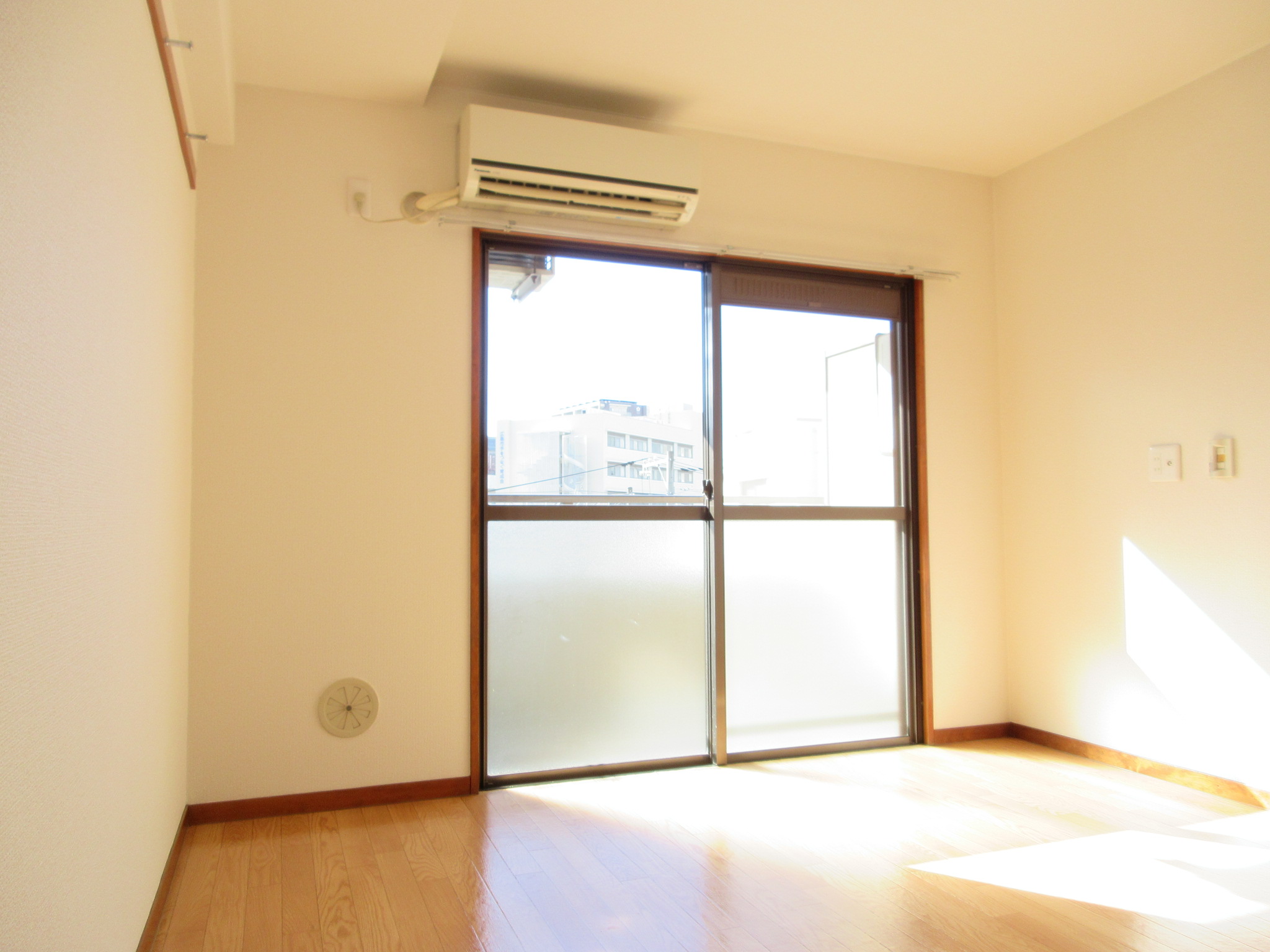 居室・リビング　※写真は別のお部屋のものです。現況を優先させて頂きます。