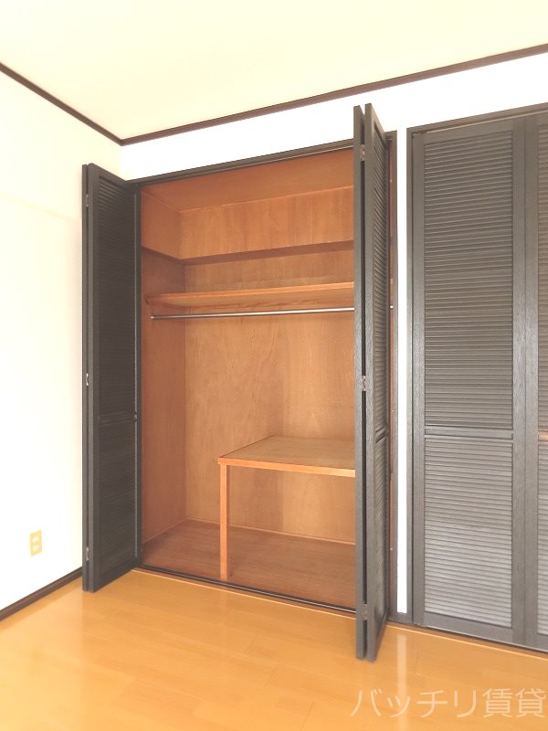 収納　類似写真使用のため、現状を優先致します。