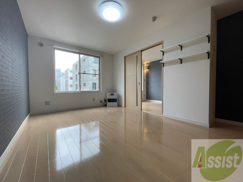 居室・リビング　広くてキレイなお部屋が広がっていて、充実した生活が送れそう。