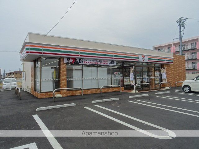 コンビニ　セブンイレブン（コンビニ）まで916m