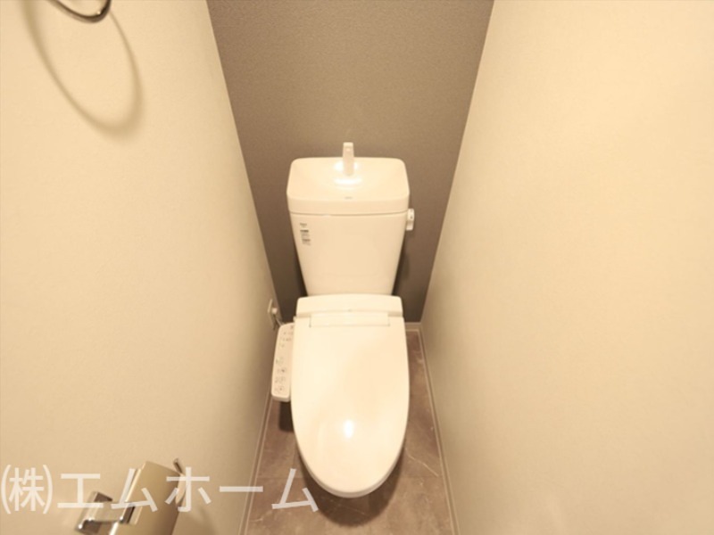 トイレ　温水洗浄便座付トイレ