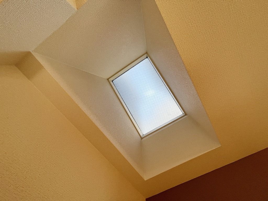 その他部屋・スペース　★1階ですが天窓が付いており明るい陽が入ります★