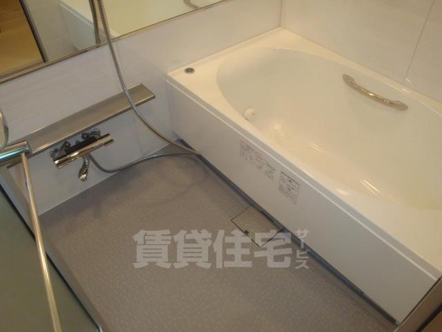 北大阪急行 緑地公園駅 徒歩5分 7階建 築17年の風呂写真