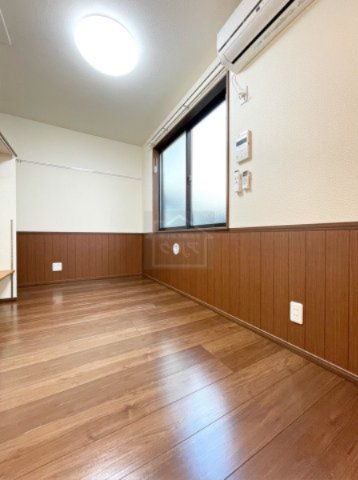 ＪＲ総武線 四ツ谷駅 徒歩7分 2階建 築16年の居間写真