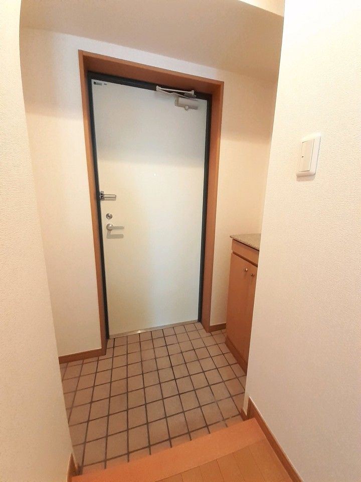 都営浅草線 本所吾妻橋駅 徒歩5分 10階建 築20年の玄関写真