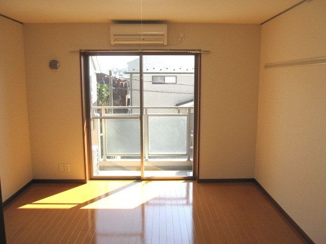 居室・リビング　★南向きの日当たり良好なお部屋です★