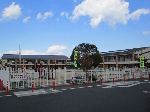 【プロヌーブ郡家の幼稚園・保育園】