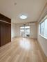 居室・リビング　南面と西面の２面に窓があり明るいお部屋です。