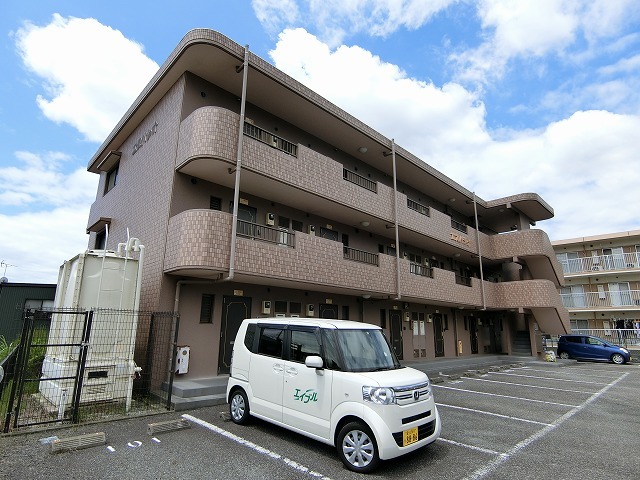 【富士市石坂のマンションの建物外観】