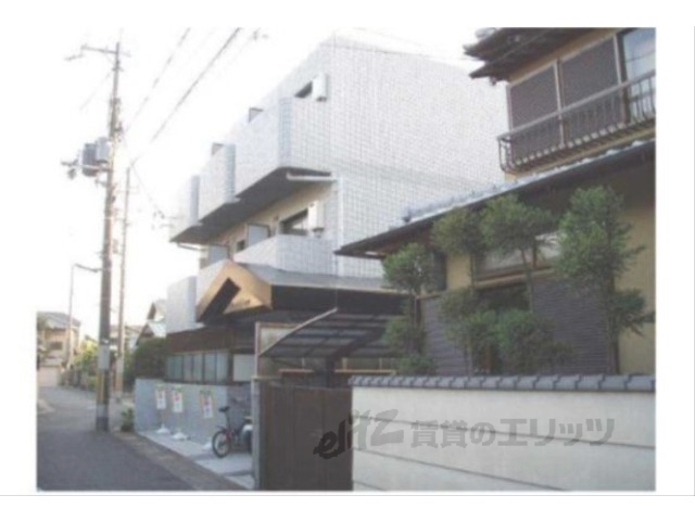 京都市山科区音羽山等地のマンションの建物外観