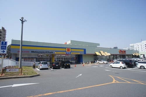 スーパー　ヤオコー成田駅前店（スーパー）まで2012m