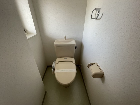 トイレ　※別号室の写真です