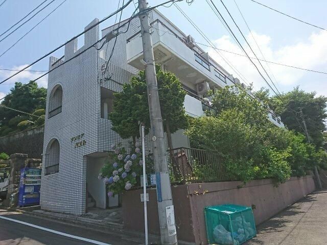 横浜市保土ケ谷区月見台のマンションの建物外観