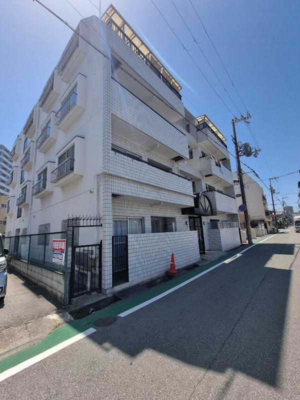 神戸市須磨区戸政町のマンションの建物外観